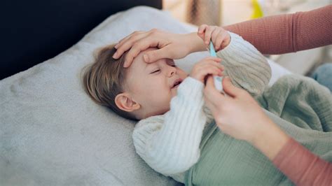 Závažné príznaky pri horúčke u detí