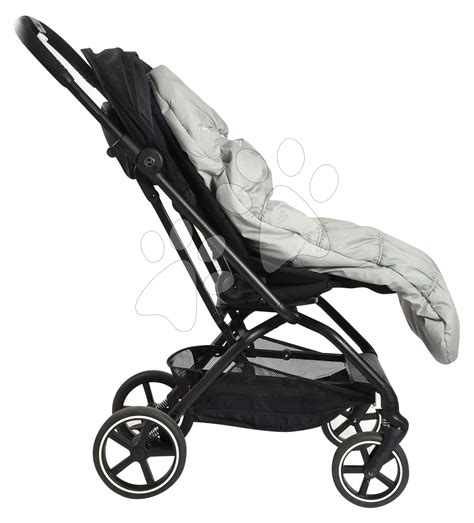 Detailné zobrazenie kolies a odpruženia kočíka G-Mini Hero Air Max