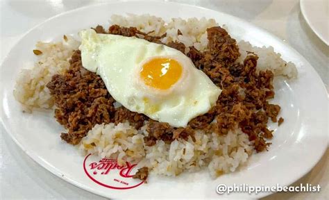 rodic s rukavnikmi na kociku v zime