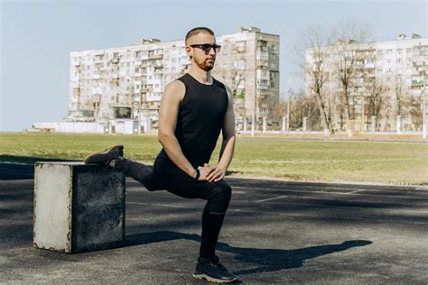 Základný drep s vyznačenými zapojenými svalmi