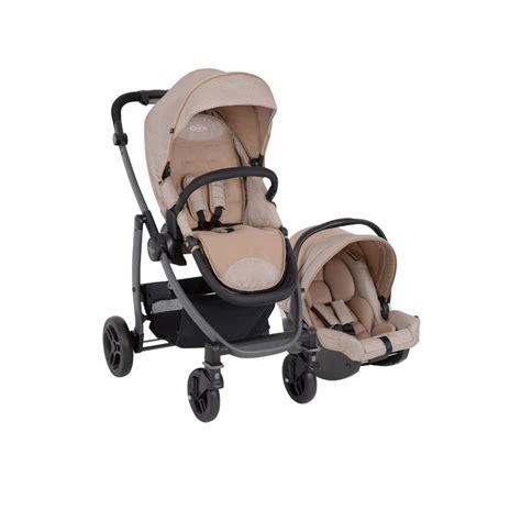 detail mechanizmu na kolesách kočíka Graco Evo