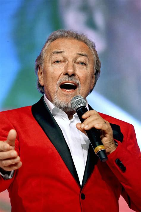 Karel Gott počas koncertu v Lucerne v 80. rokoch