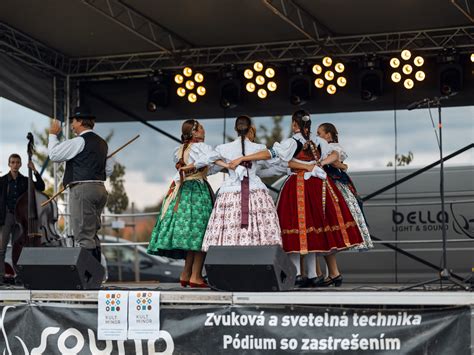 Vystúpenie folklórneho súboru Haviarik