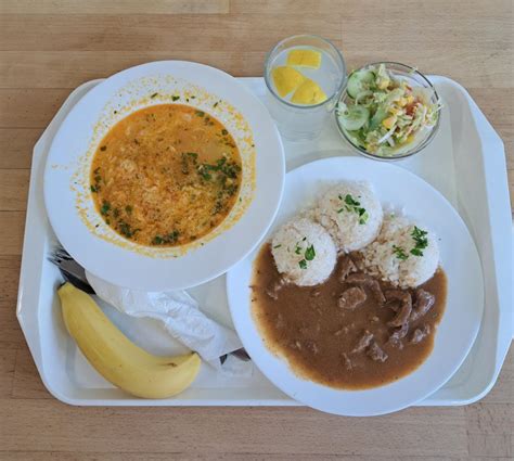 Školská jedáleň podáva zdravé jedlo