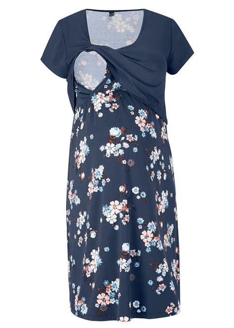 Zena v nocnej koseli na dojcenie s logom Bonprix