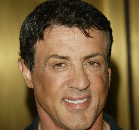 Portrét herca Sylvestera Stallone.