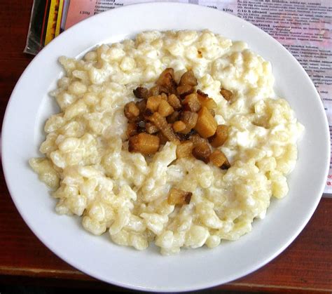 Slovak bryndzové halušky
