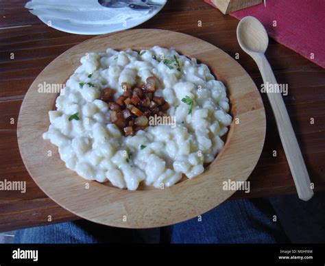 Potato dumplings with bryndza without bacon