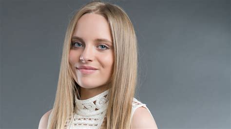 Mladá Laura Hritzová v seriáli Búrlivé víno