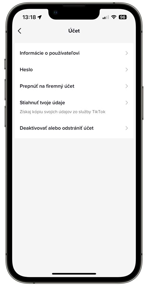 Mobil s oznámením narodenia na sociálnej sieti