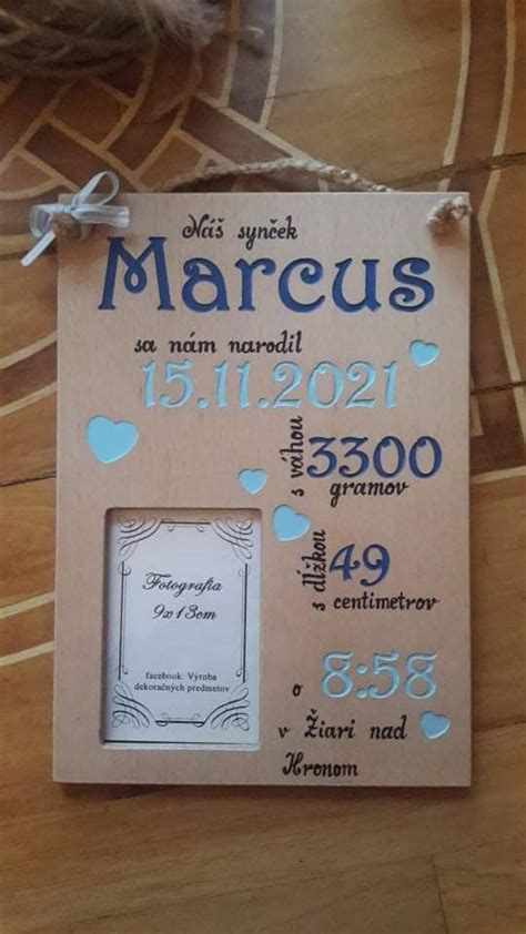 Detail personalizovaného plagátu s dátumom a časom narodenia