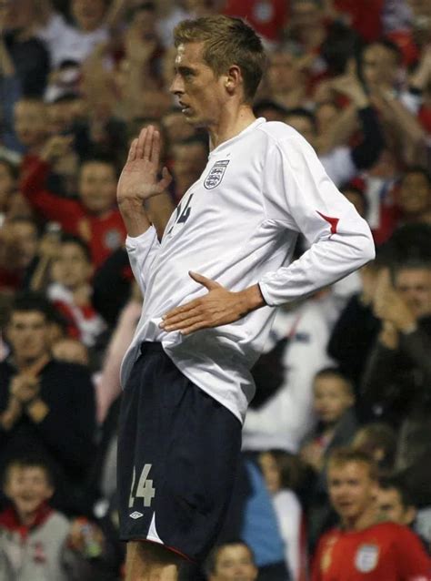 Peter Crouch robot dance celebration
