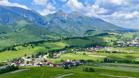 Panoramatický pohľad na obec Ždiar a Belianske Tatry