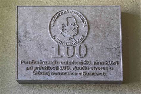 Pamätná tabuľa na mieste zaniknutej obce