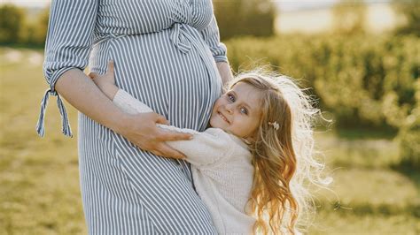 ilustračná fotografia tehotnej ženy s dulou