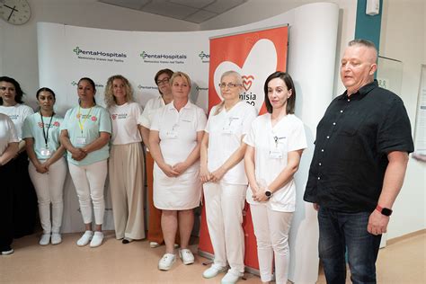 Nemocničný personál s úsmevom