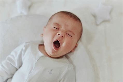 Infografika s tipmi na uspávanie bábätka