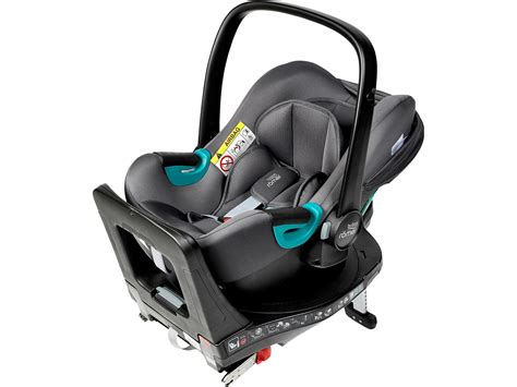 Britax Römer Baby-Safe i-Size infant car seat with ISOFIX base