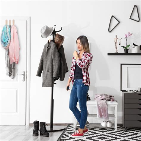 Ilustrácia moderného vyhrievaného vešiaka