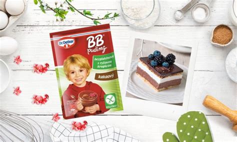Dieťa ochutnáva puding