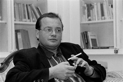 Jozef Urban pri písaní