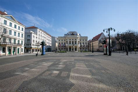 Pohľad na mestské námestie