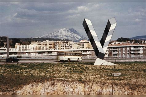 Exteriér Nadácie Vasarely v Aix-en-Provence, ukážka architektonickej vízie