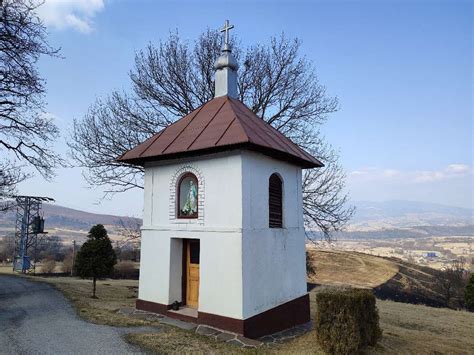 Fotografia zhorených zvyškov kaplnky na Smrekovici