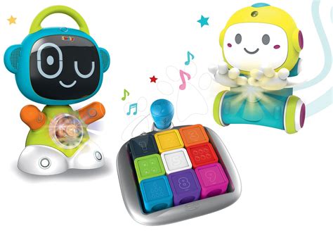 Dieťa hrajúce sa s interaktívnym robotom TIC Smart od Smoby