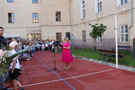 Schéma vzťahov medzi rodičom, žiakom, učiteľom a školou v systéme EduPage