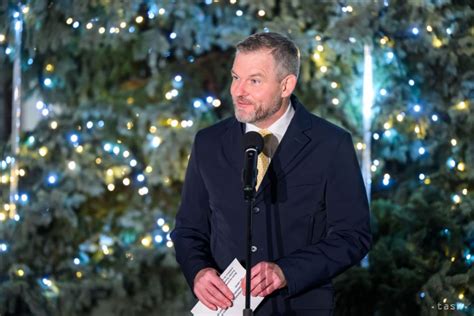 Slovenský vianočný stromček a koledníci