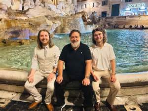 Russell Crowe family