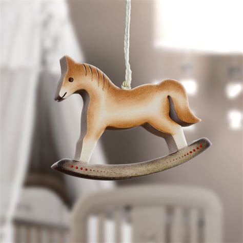 Drevené hračky a dekorácie pre detskú izbu