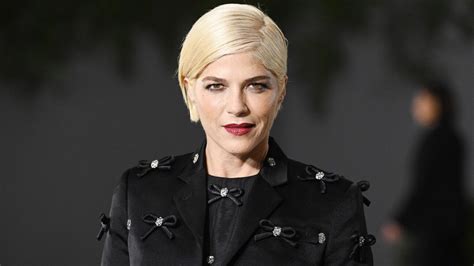Selma Blair vo videoklipe Placebo