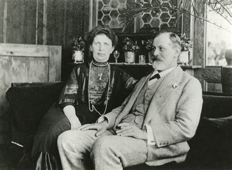 Sigmund Freud s manželkou Marthou a deťmi