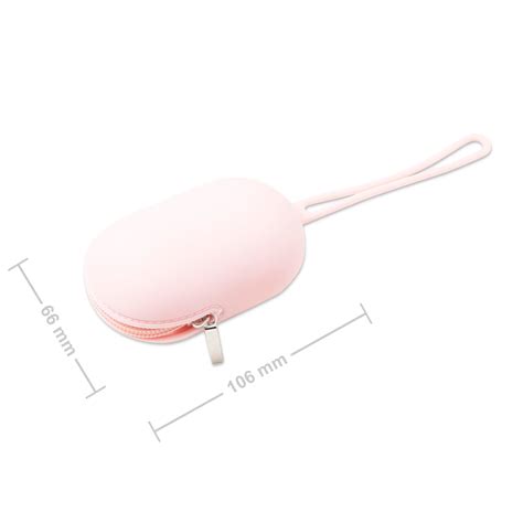 Hygienické silikónové puzdro na cumlík zavesené na kočíku