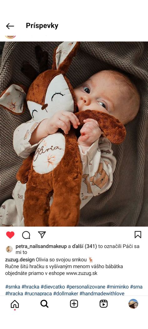 ilustrácia novorodenca s oblečením a plienkami