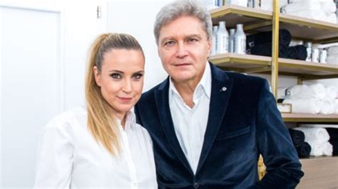 Erika Judínyová a Štefan Skrúcaný s malou Ellou