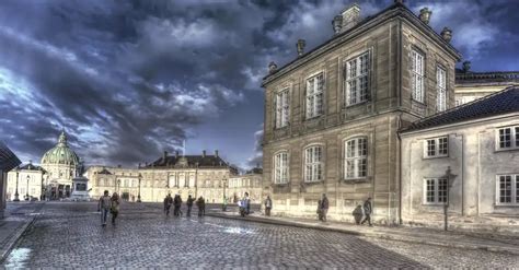 Zámok Amalienborg, sídlo dánskych kráľov