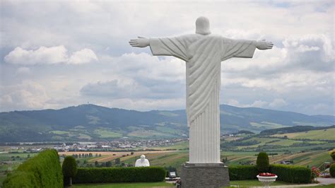 Typická prícestná socha svätca na Slovensku