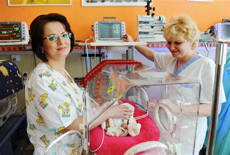 Schéma asymetrického prisatia dieťaťa k prsníku