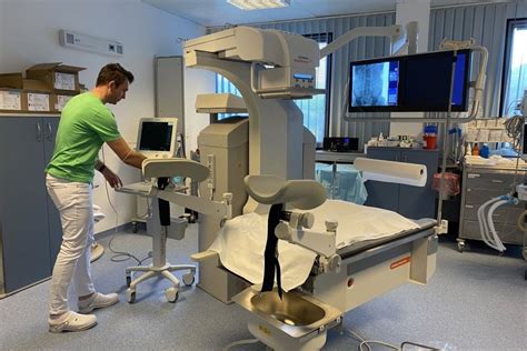 Základná ultrazvuková zostava s lekárom a pacientom