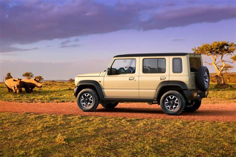 Interiér Suzuki Jimny so sklopenými zadnými sedadlami
