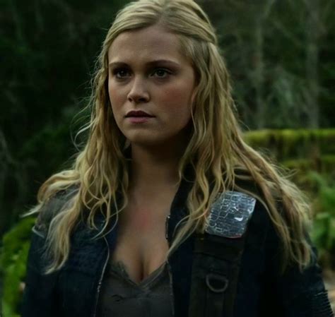 Portrét herečky Elizy Taylor, ktorá stvárňuje Clarke Griffin