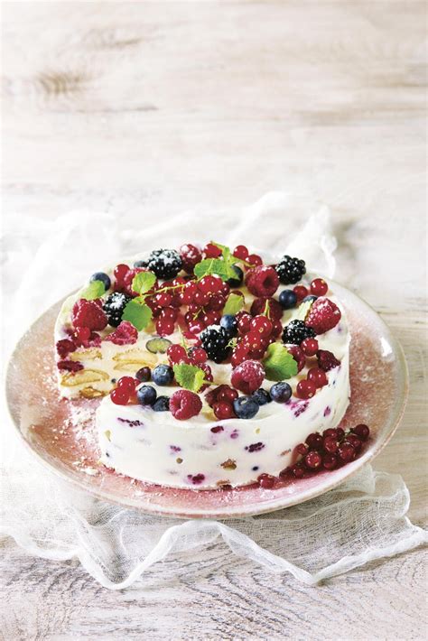 Nepečená pudingová torta s ovocím