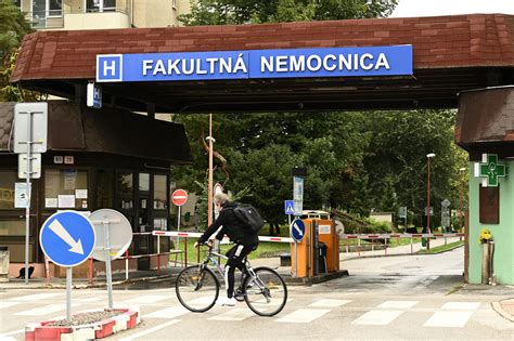 pohľad na budovu Fakultnej nemocnice Trenčín