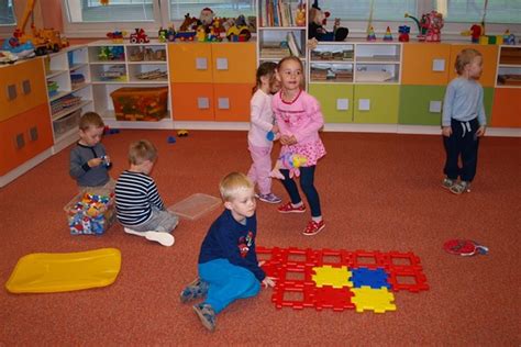 deti sa hrajú vo vani