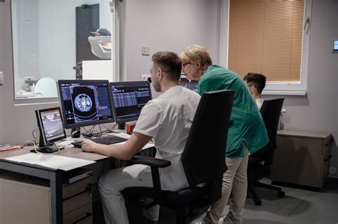 Profesionálny tím rádiológov II. Rádiologickej kliniky OÚSA