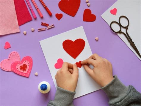 Staré valentínske pohľadnice a darčeky