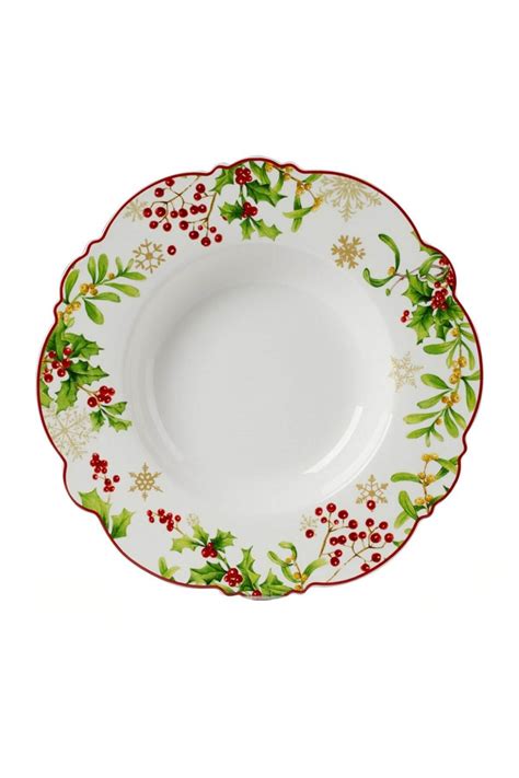 Tanier s paradajkovou polievkou a malými cestovinami v tvare písmeniek